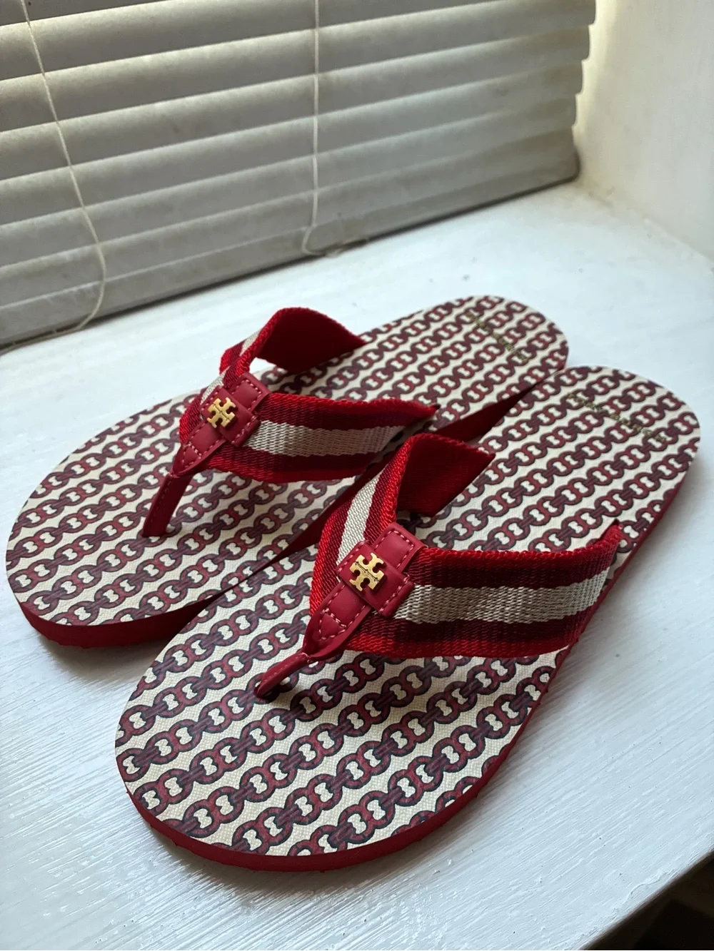 Tory Burch Gemini Link Thin Flip-Flop Sandals - Red (NWOB)